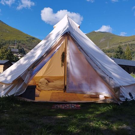 Camping La Zarapica - Palacios Del Sil מראה חיצוני תמונה
