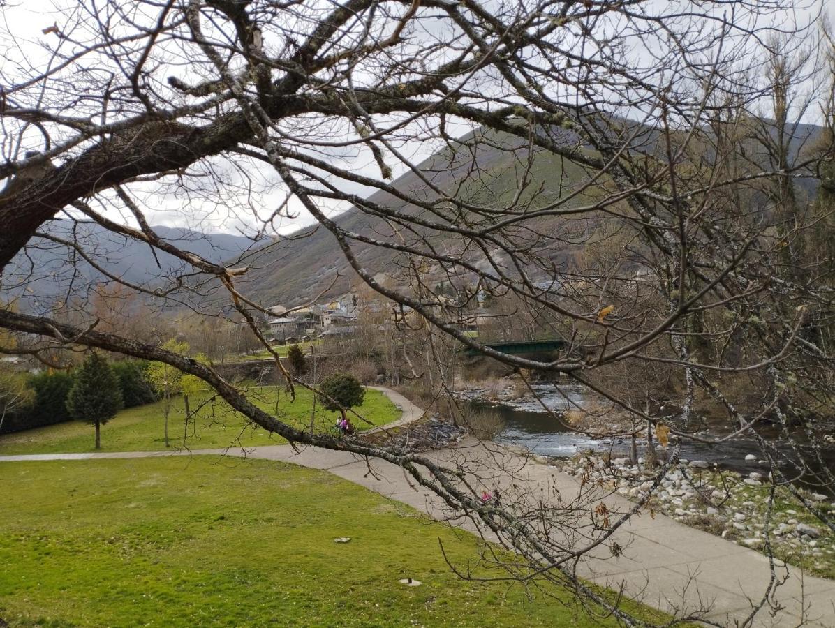 Camping La Zarapica - Palacios Del Sil מראה חיצוני תמונה