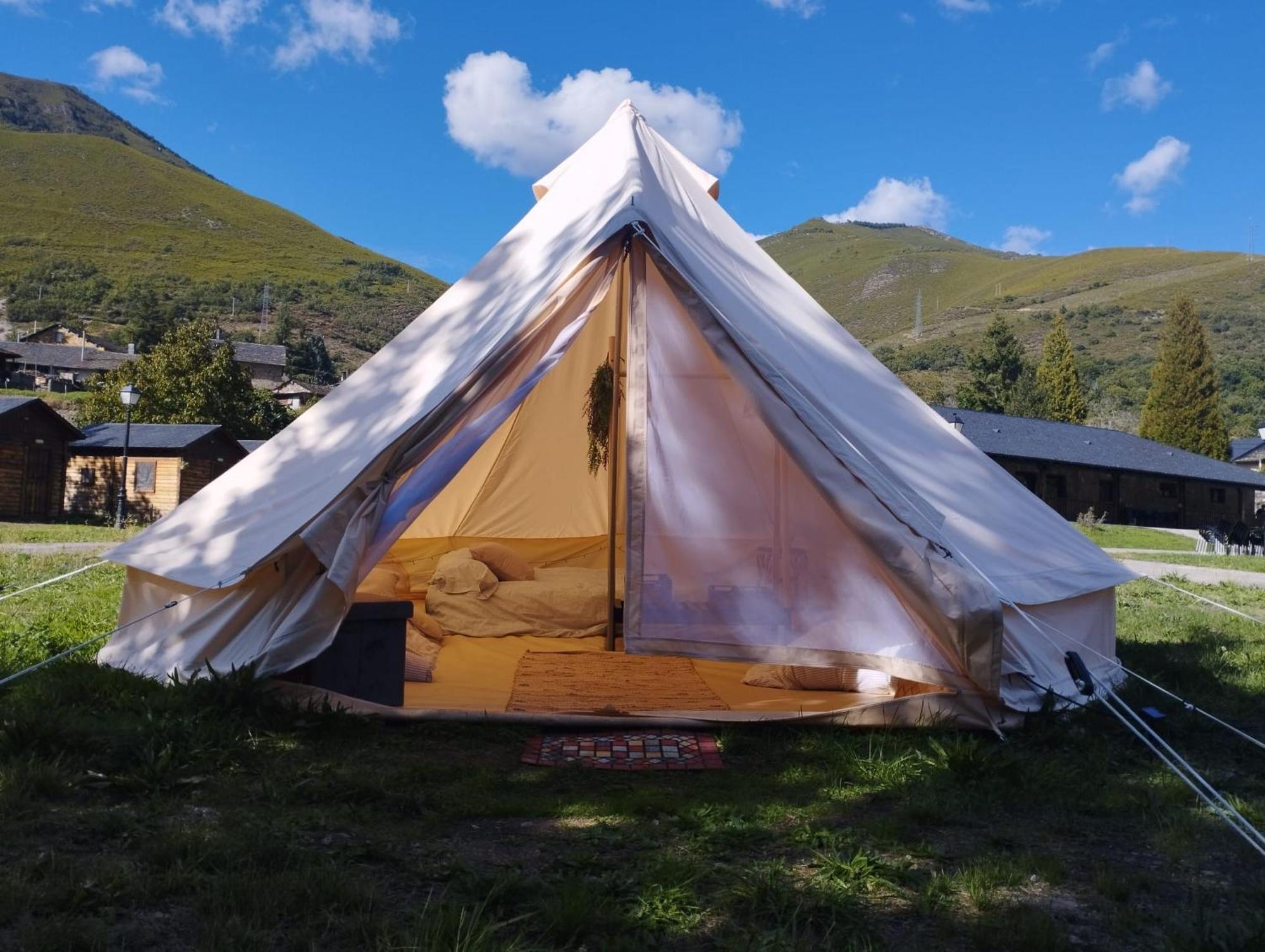 Camping La Zarapica - Palacios Del Sil מראה חיצוני תמונה